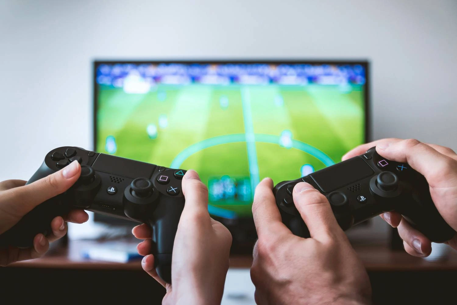 video game mobile and pc